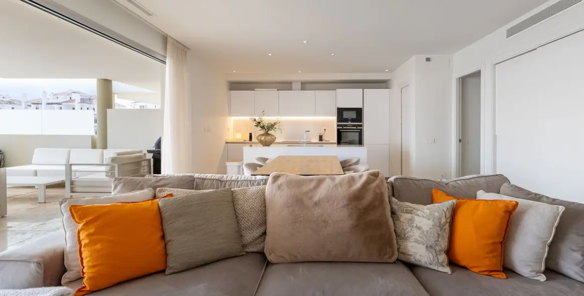 Продажа апартаментов на среднем этаже в Nueva Andalucía 14