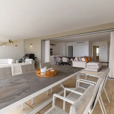 Sale of middle floor apartment in Nueva Andalucía