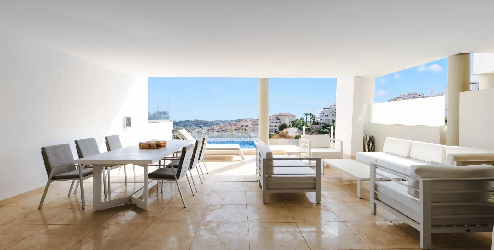 Sale of middle floor apartment in Nueva Andalucía 4