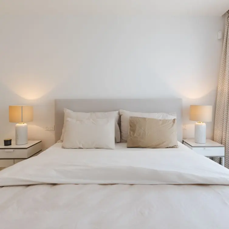 Sale of middle floor apartment in Nueva Andalucía