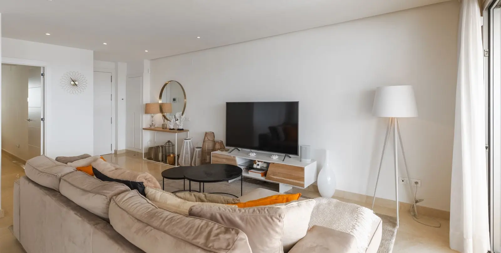 Sale of middle floor apartment in Nueva Andalucía 12