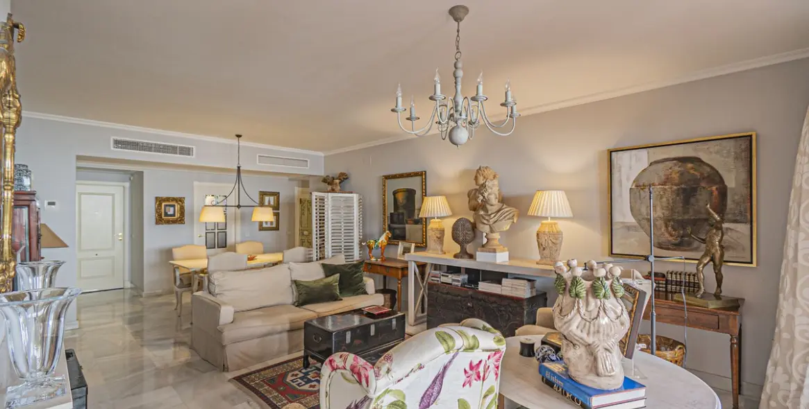 Продажа апартаментов на среднем этаже в Hacienda del Sol 4