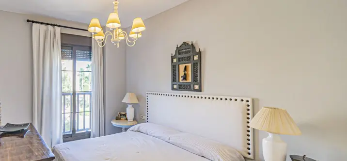 Продажа апартаментов на среднем этаже в Hacienda del Sol 4