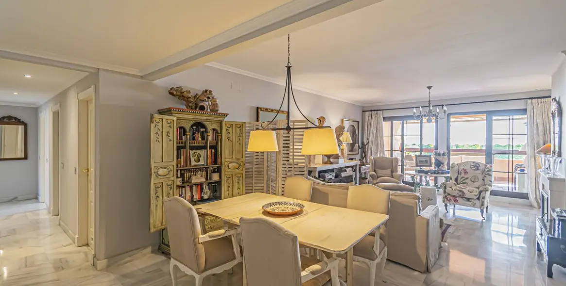 Продажа апартаментов на среднем этаже в Hacienda del Sol 6