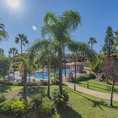 Venta de apartamento en planta media en Hacienda del Sol