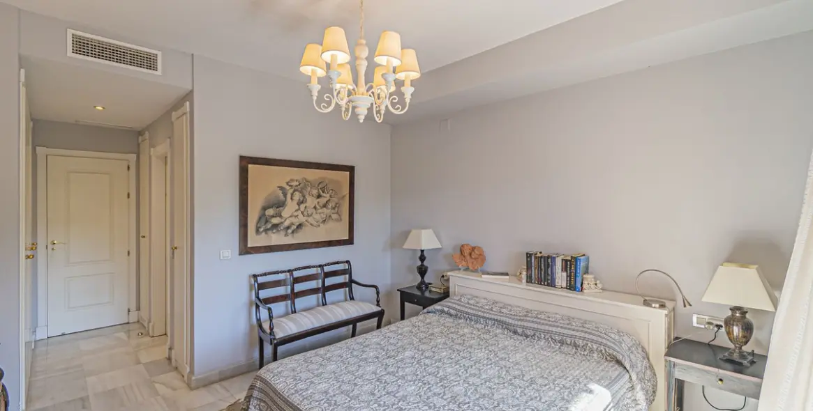 Sale of middle floor apartment in Hacienda del Sol 16