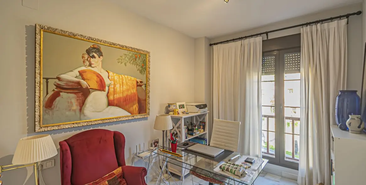 Продажа апартаментов на среднем этаже в Hacienda del Sol 22