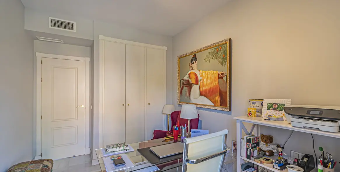 Продажа апартаментов на среднем этаже в Hacienda del Sol 29