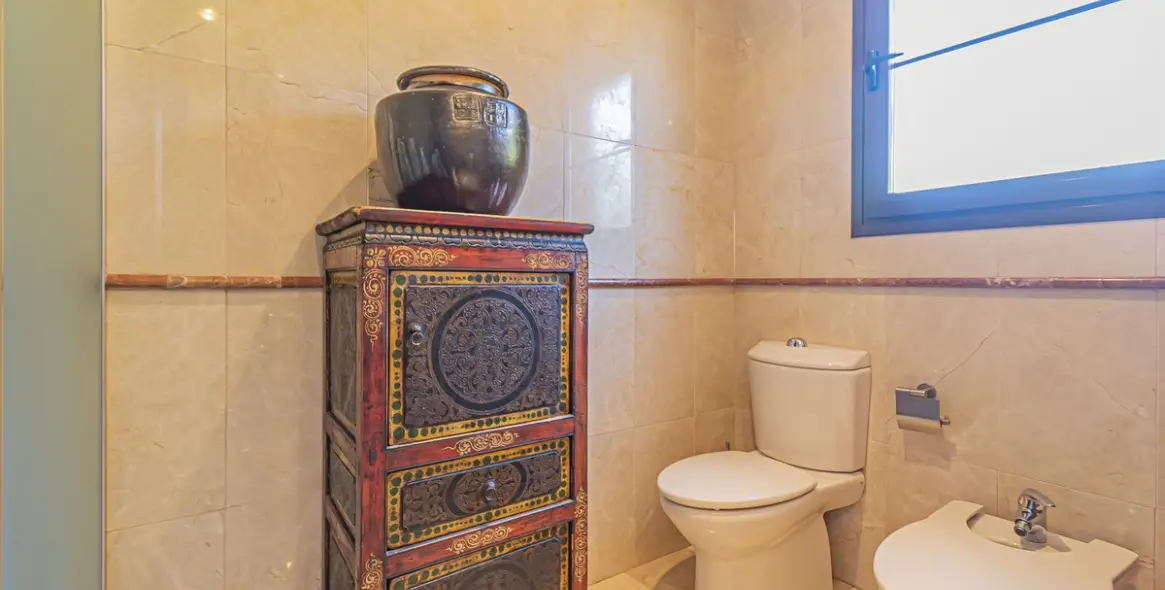 Продажа апартаментов на среднем этаже в Hacienda del Sol 35