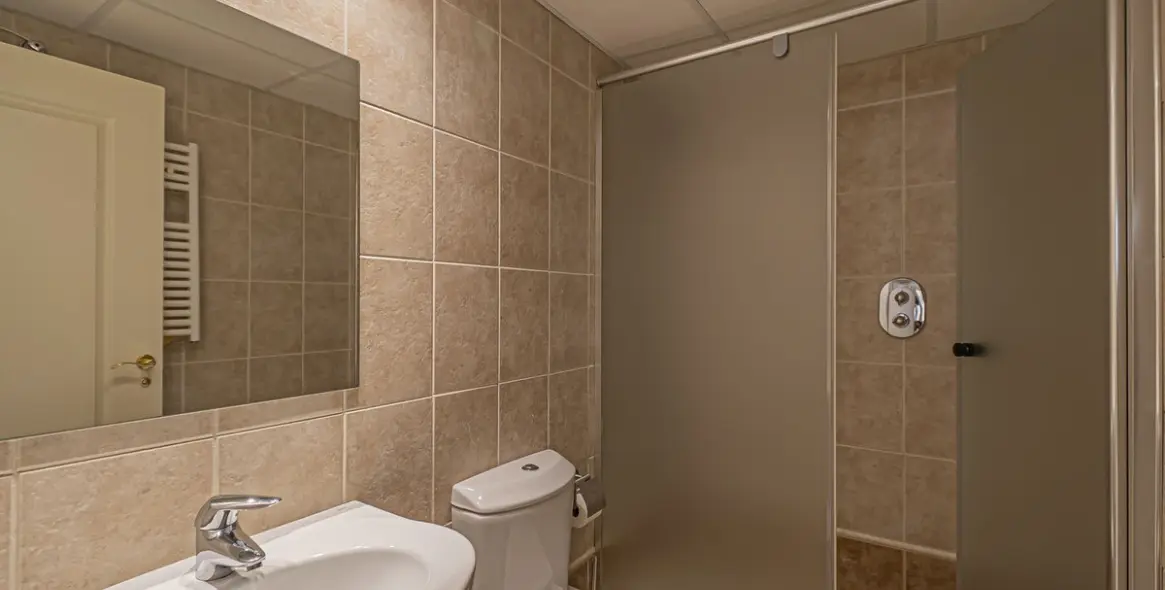 Продажа апартаментов на среднем этаже в Hacienda del Sol 41