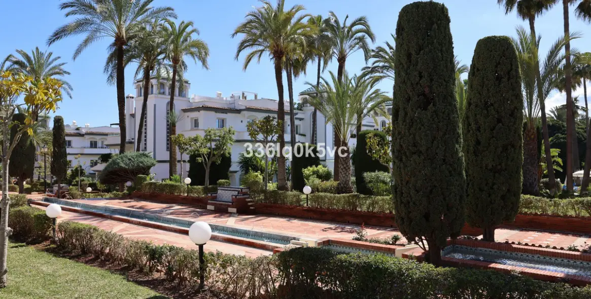 Sale of townhouse in Estepona 13