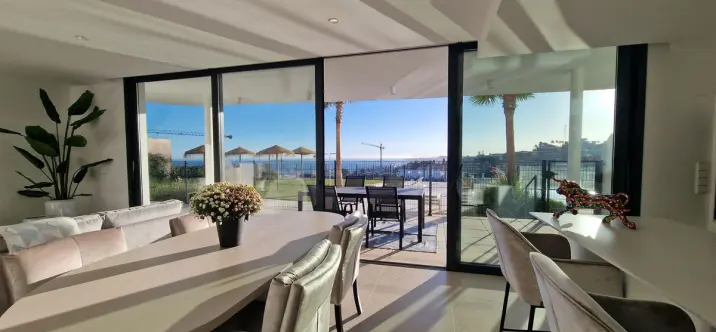 Sale of ground floor apartment in Higueron 0