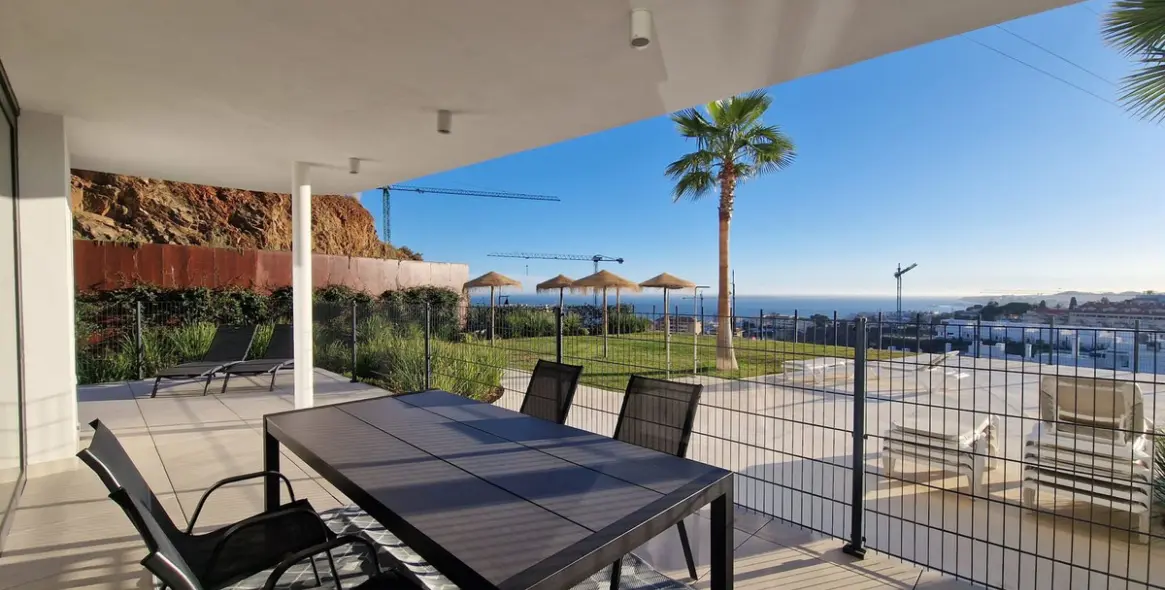 Sale of ground floor apartment in Higueron 2