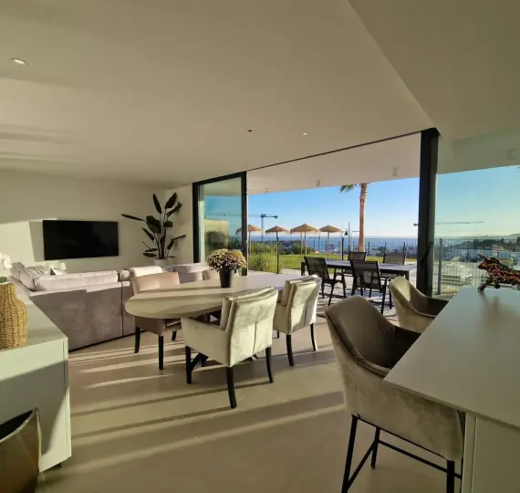 Sale of ground floor apartment in Higueron