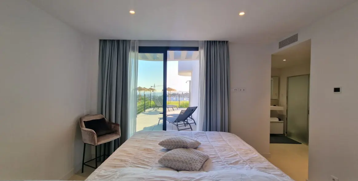 Sale of ground floor apartment in Higueron 9