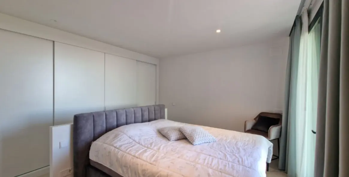 Sale of ground floor apartment in Higueron 13