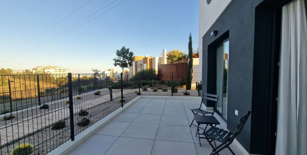 Sale of ground floor apartment in Higueron 17