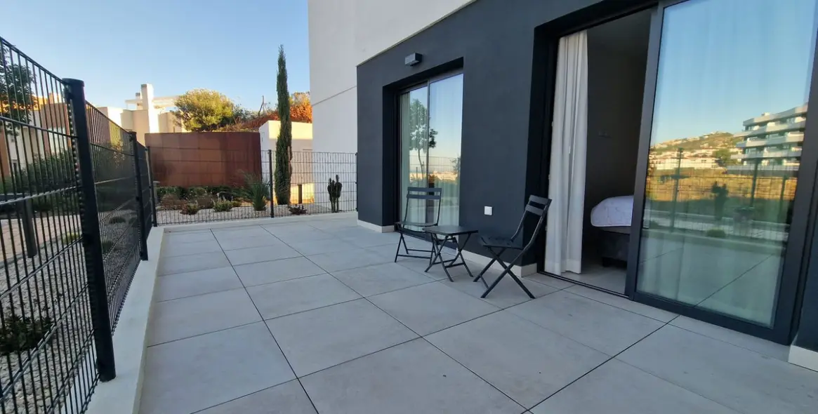 Sale of ground floor apartment in Higueron 18