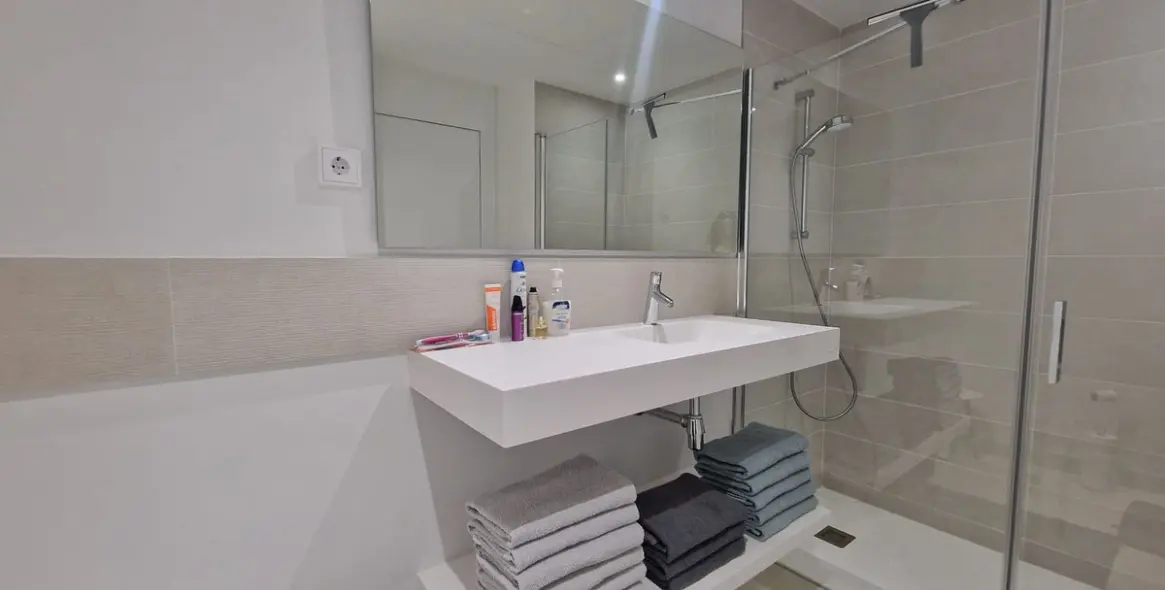 Sale of ground floor apartment in Higueron 19