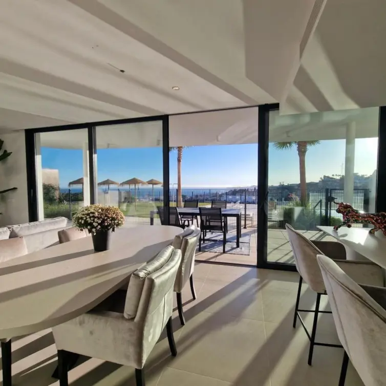 Sale of ground floor apartment in Higueron