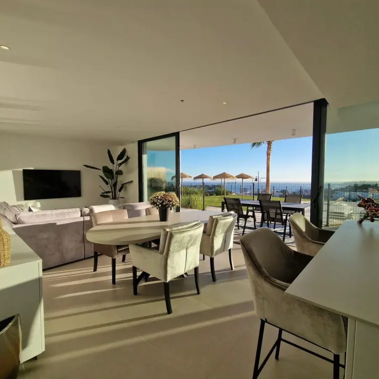 Sale of ground floor apartment in Higueron