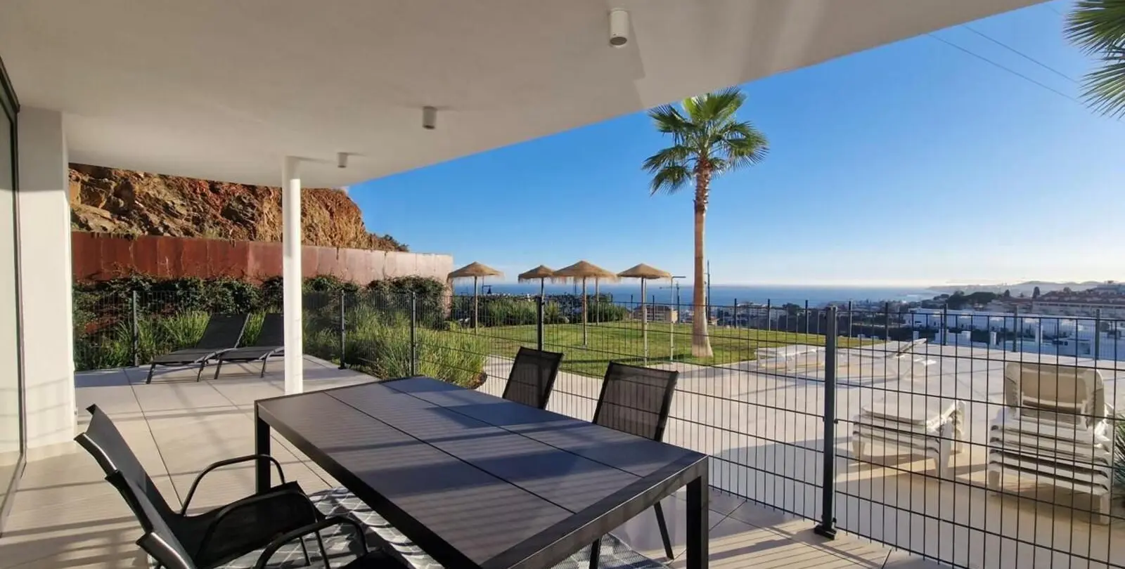 Sale of ground floor apartment in Higueron 4