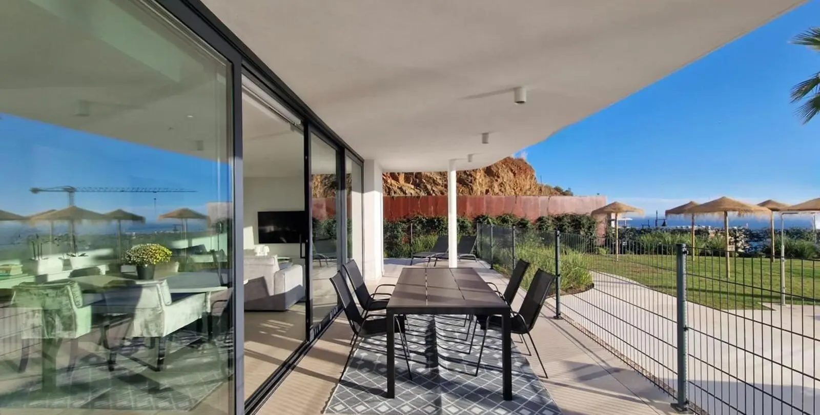 Sale of ground floor apartment in Higueron 8