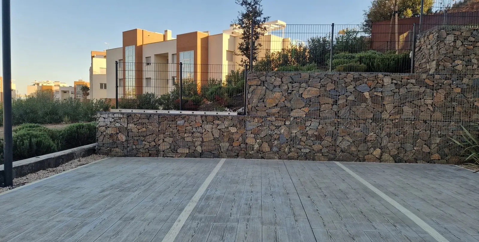 Sale of ground floor apartment in Higueron 21