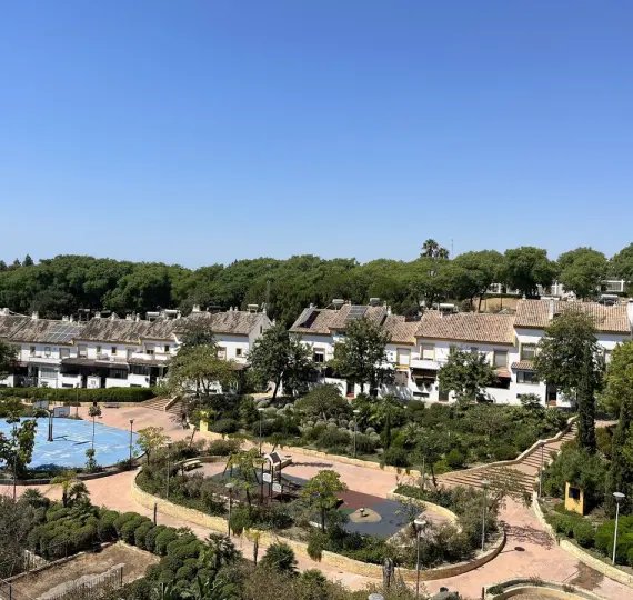 Sale of penthouse in Estepona