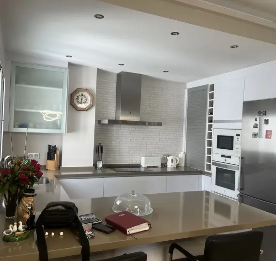 Sale of penthouse in Estepona