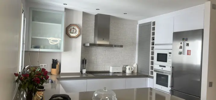 Sale of penthouse in Estepona 3