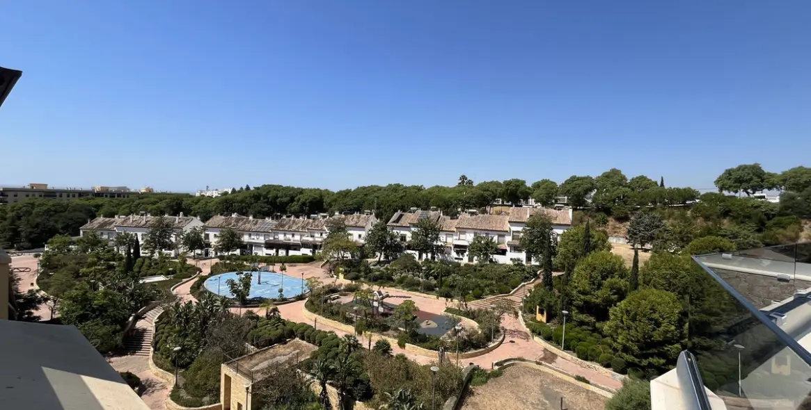 Sale of penthouse in Estepona 22
