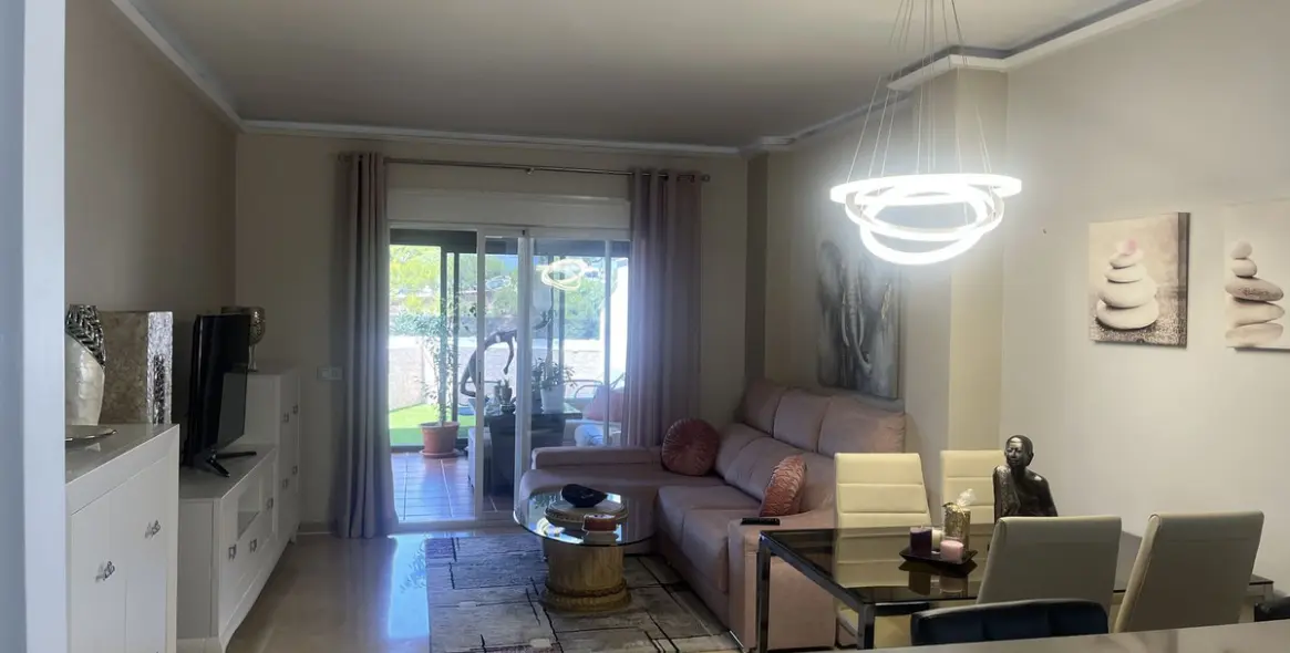 Sale of penthouse in Estepona 2