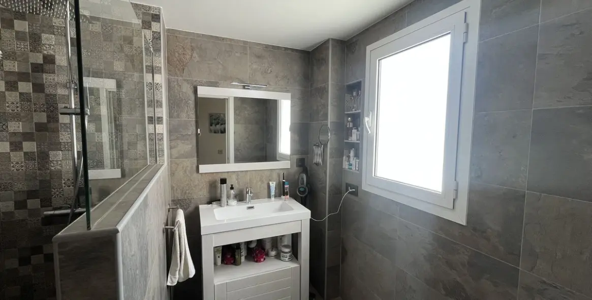 Sale of penthouse in Estepona 11