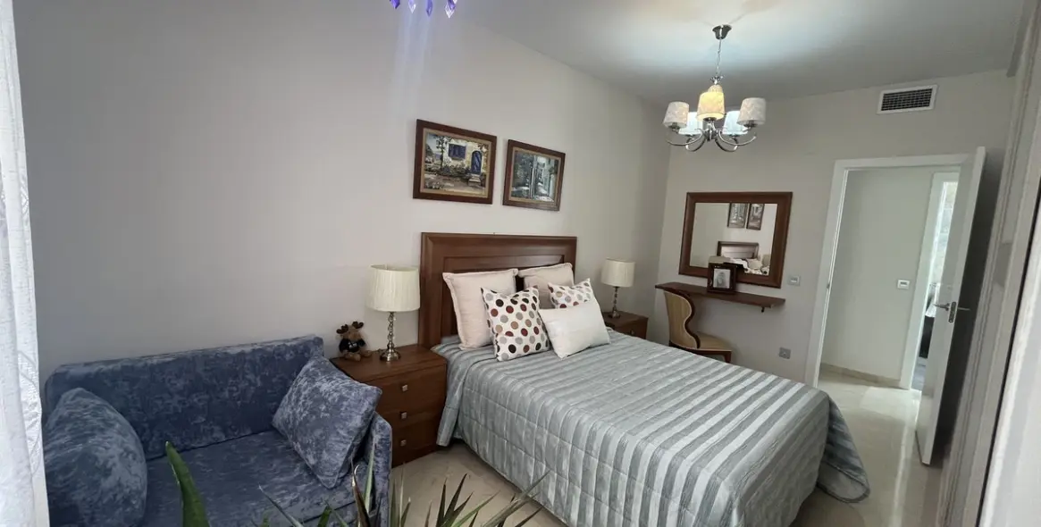 Sale of penthouse in Estepona 12