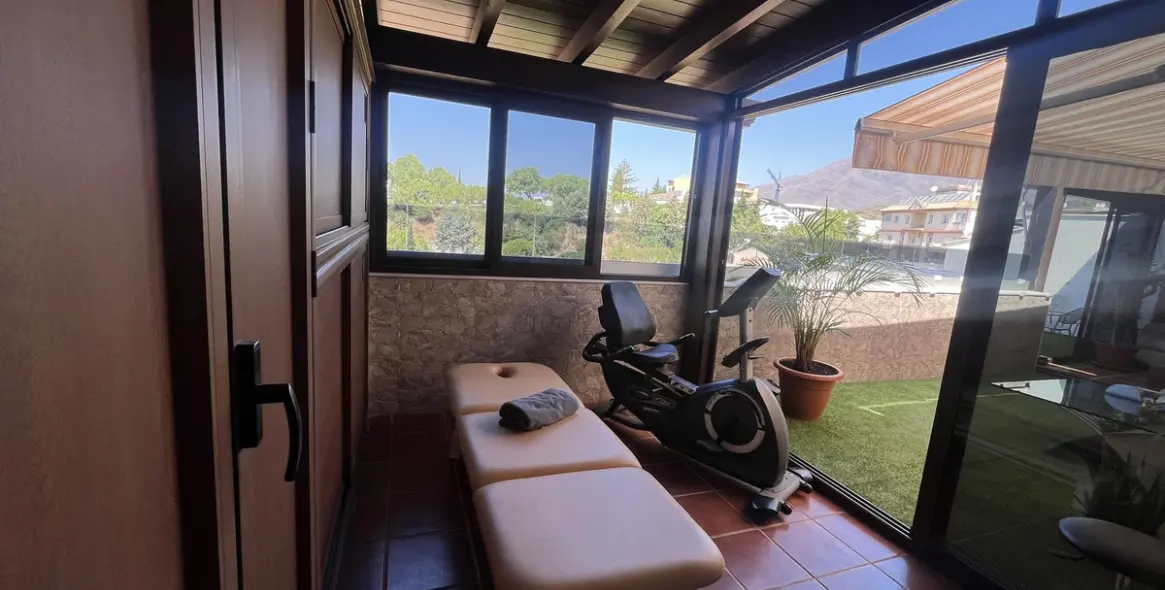 Sale of penthouse in Estepona 19