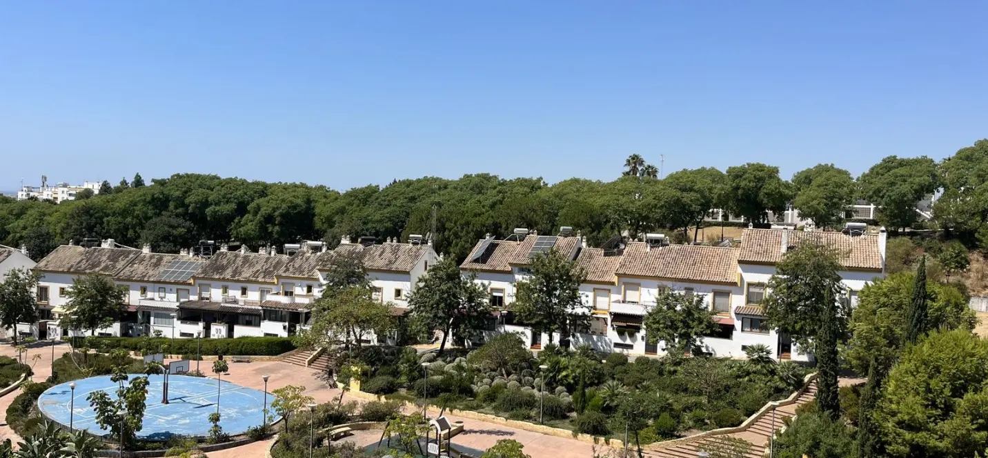 Venta de ático en Estepona 0