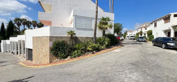 Продажа таунхауса в Estepona 0