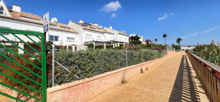 Продажа таунхауса в Estepona 1