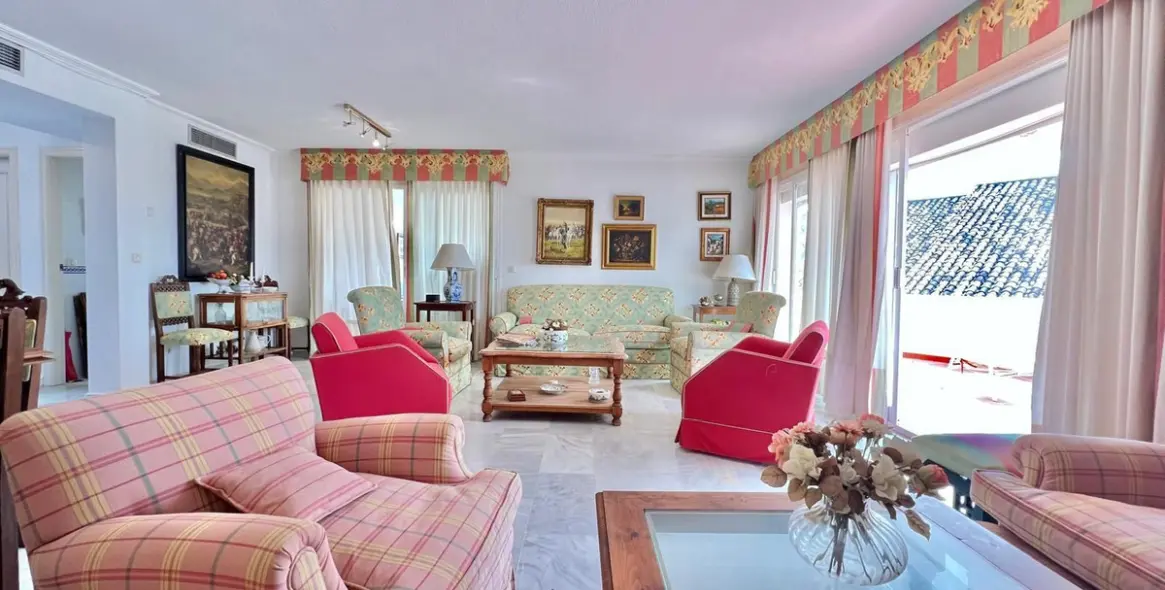 Продажа таунхауса в Estepona 6