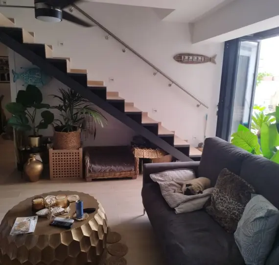 Продажа дома на две семьи в Estepona