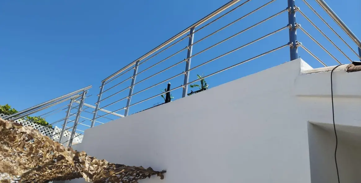 Продажа дома на две семьи в Estepona 8