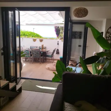 Продажа дома на две семьи в Estepona