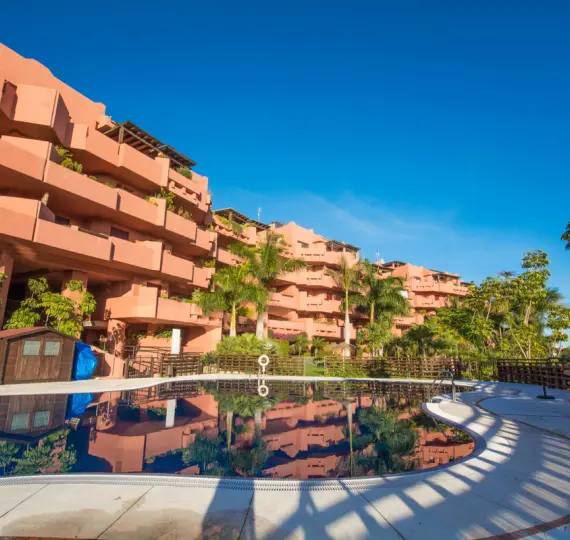 Продажа апартаментов на первом этаже в New Golden Mile