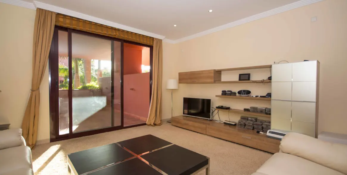 Venta de apartamento en planta baja en New Golden Mile 3