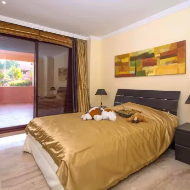 Sale of ground floor apartment in New Golden Mile