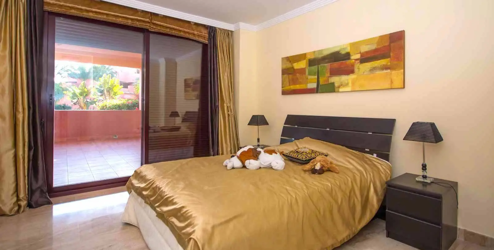 Sale of ground floor apartment in New Golden Mile 4