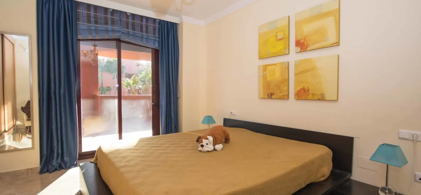 Sale of ground floor apartment in New Golden Mile 4