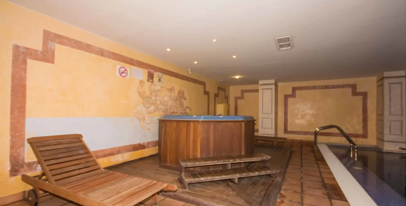 Sale of ground floor apartment in New Golden Mile 10