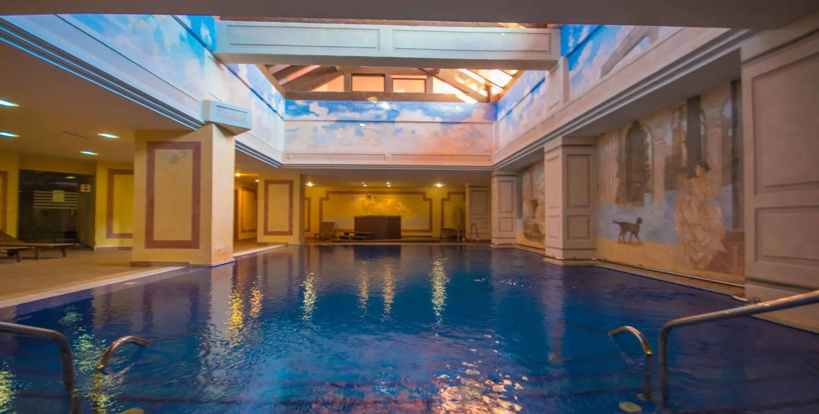 Sale of ground floor apartment in New Golden Mile 12